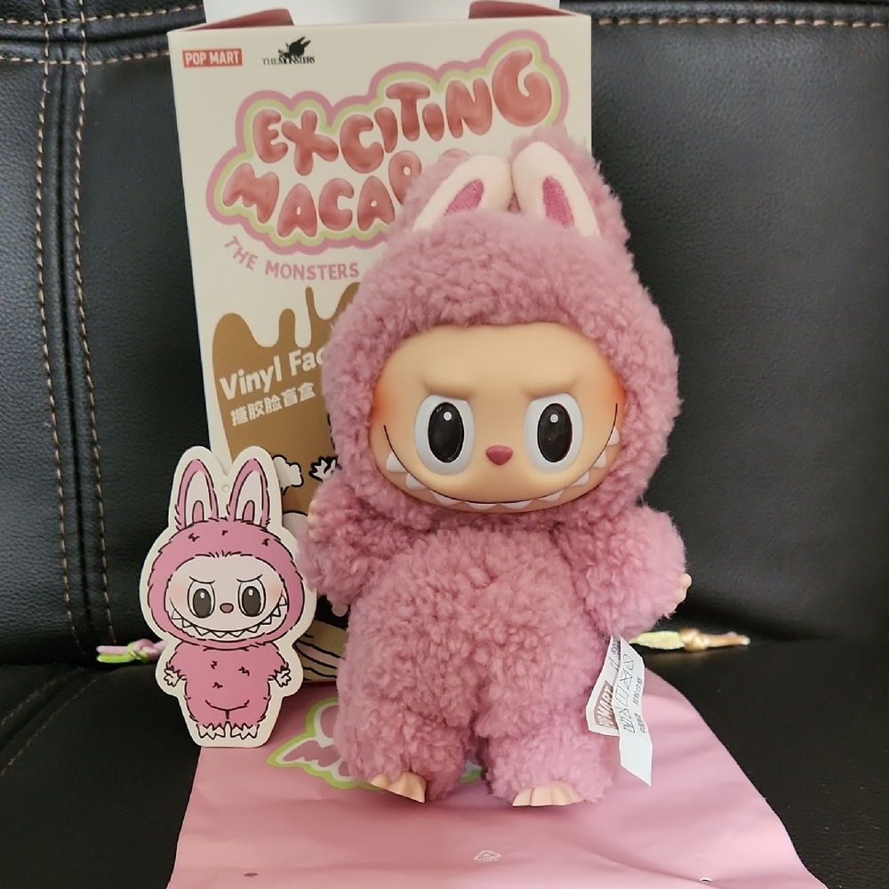 Exciting Macaron LYCHEE BERRY POPMART LABUBU